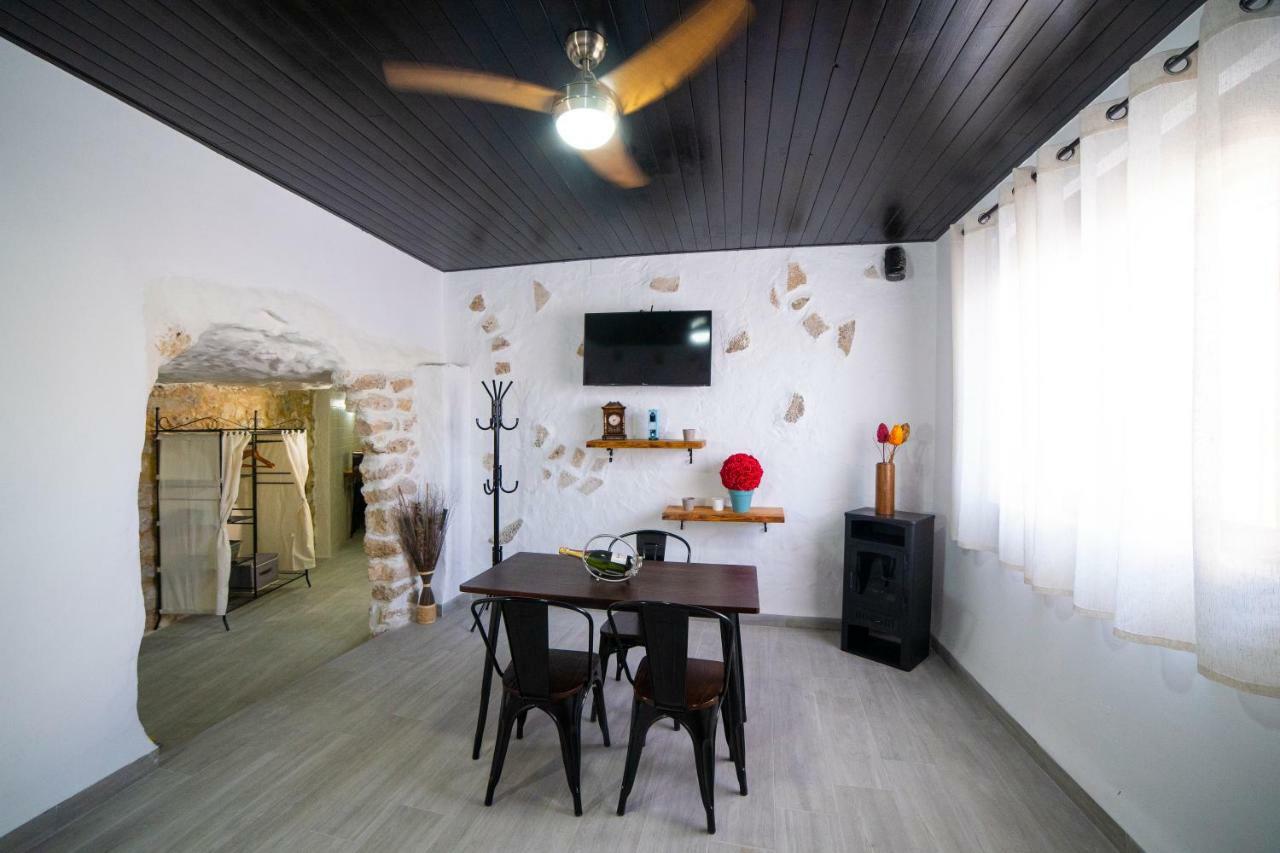 Casa Rural Las Colmenas Alcala del Jucar Bagian luar foto