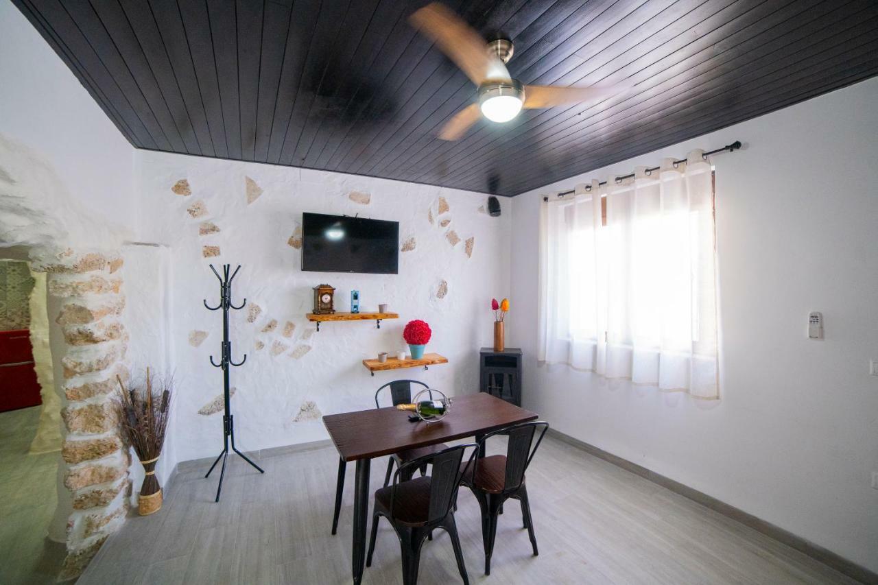 Casa Rural Las Colmenas Alcala del Jucar Bagian luar foto